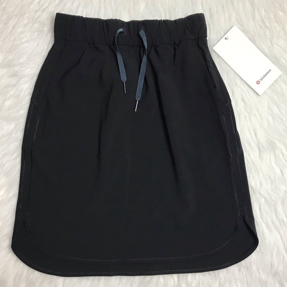 lululemon athletica Dresses & Skirts - Lululemon On the Fly Travel Black Skirt